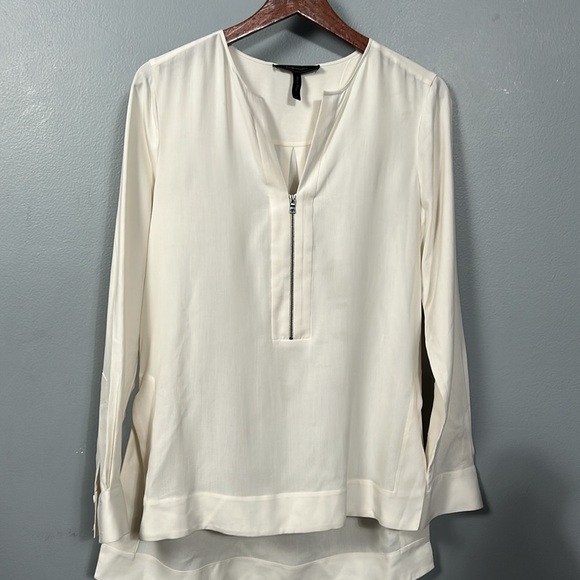 Bcbgmaxazria off white silk v-neck Women's Top size small - Picture 2 of 11
